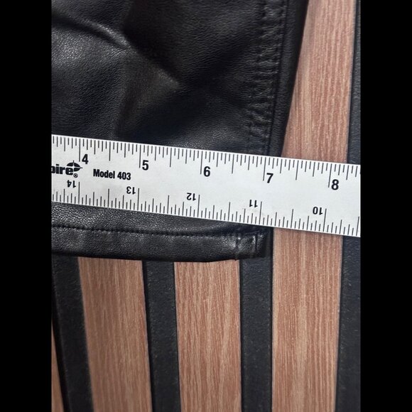 Abercrombie & Fitch Pants 28 / 6 Short Black Vegan Leather Ankle Straight Ultra - Picture 6 of 8
